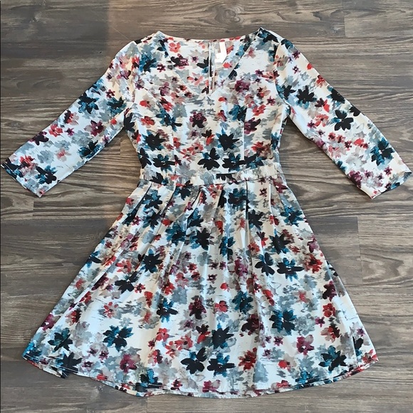 Floral pleated dress - Picture 1 of 2